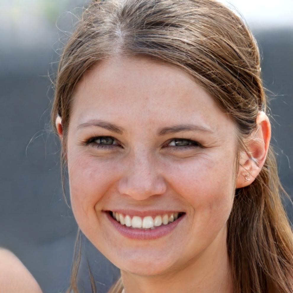 Mei-Lin Chen, Senior Network Engineer with over 12 years of experience in Taiwan's technology sector